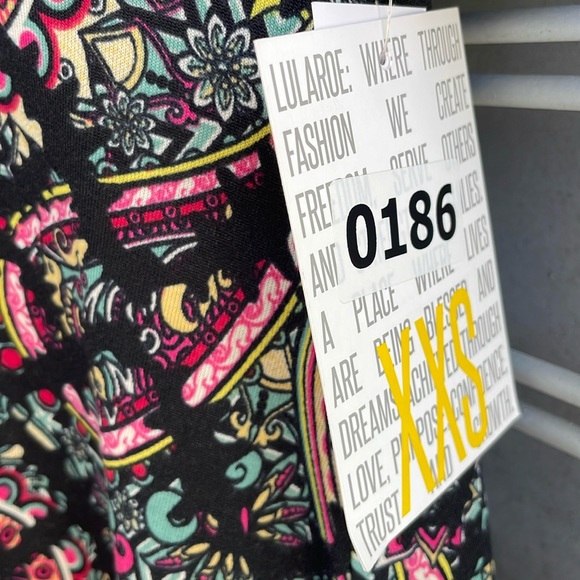 LulaRoe Paisley Printed Perfect T High Low Top-#0186 - Picture 6 of 12